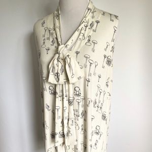 CABI KEYS PLEASE 171 SLEEVELESS
TIE NECK TUNIC BLOUSE IVORY